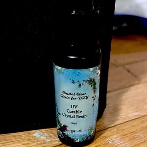 BNIB UV crystal resin